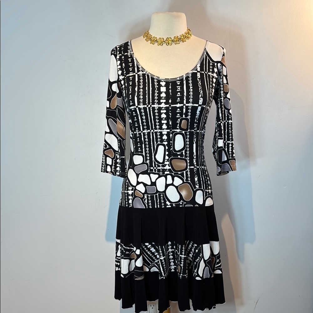 Joseph Ribkoff Dress Women's Size 8 Black/white 3/4 Sleeve Scoop Neck